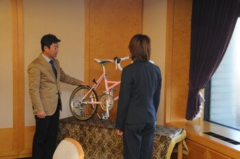 自転車贈呈.JPG